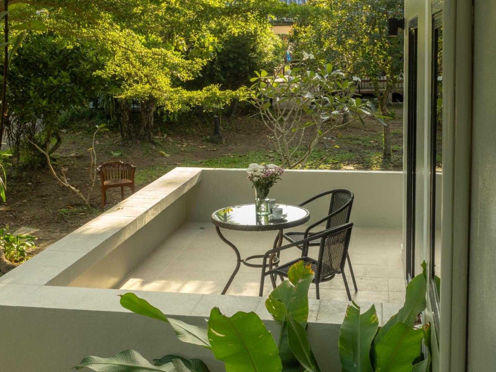 Isara Nai Yang Resort Exterior photo